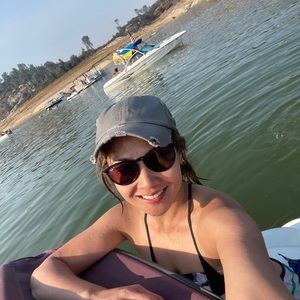 Meet your Posher, Elise